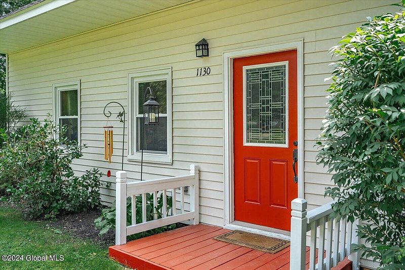 2nd image of 1130 Meadowdale Road