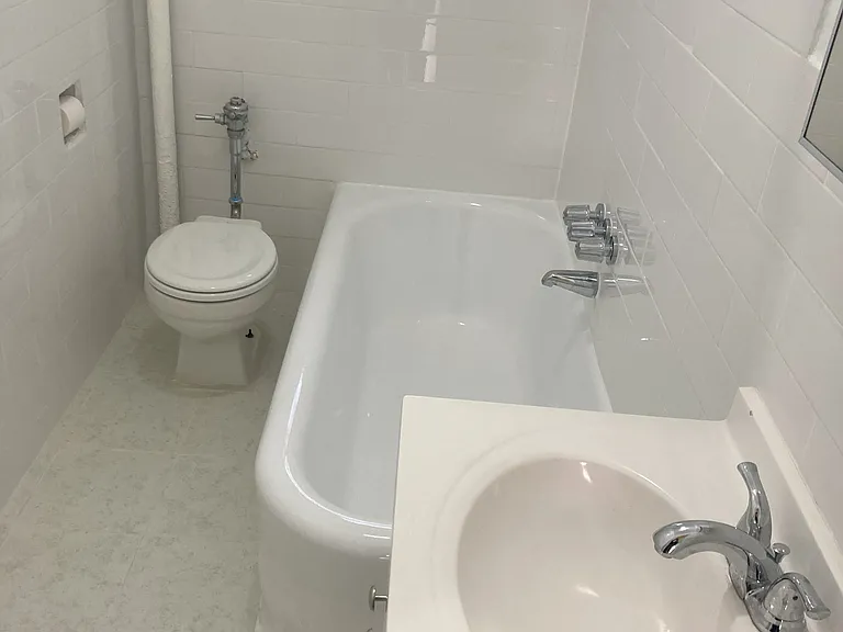 45-54 39th Pl #2E — Photo 20