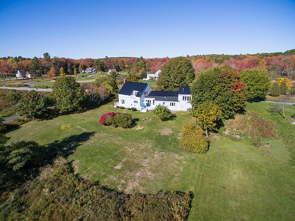 2nd image of 143 Spurwink Rd