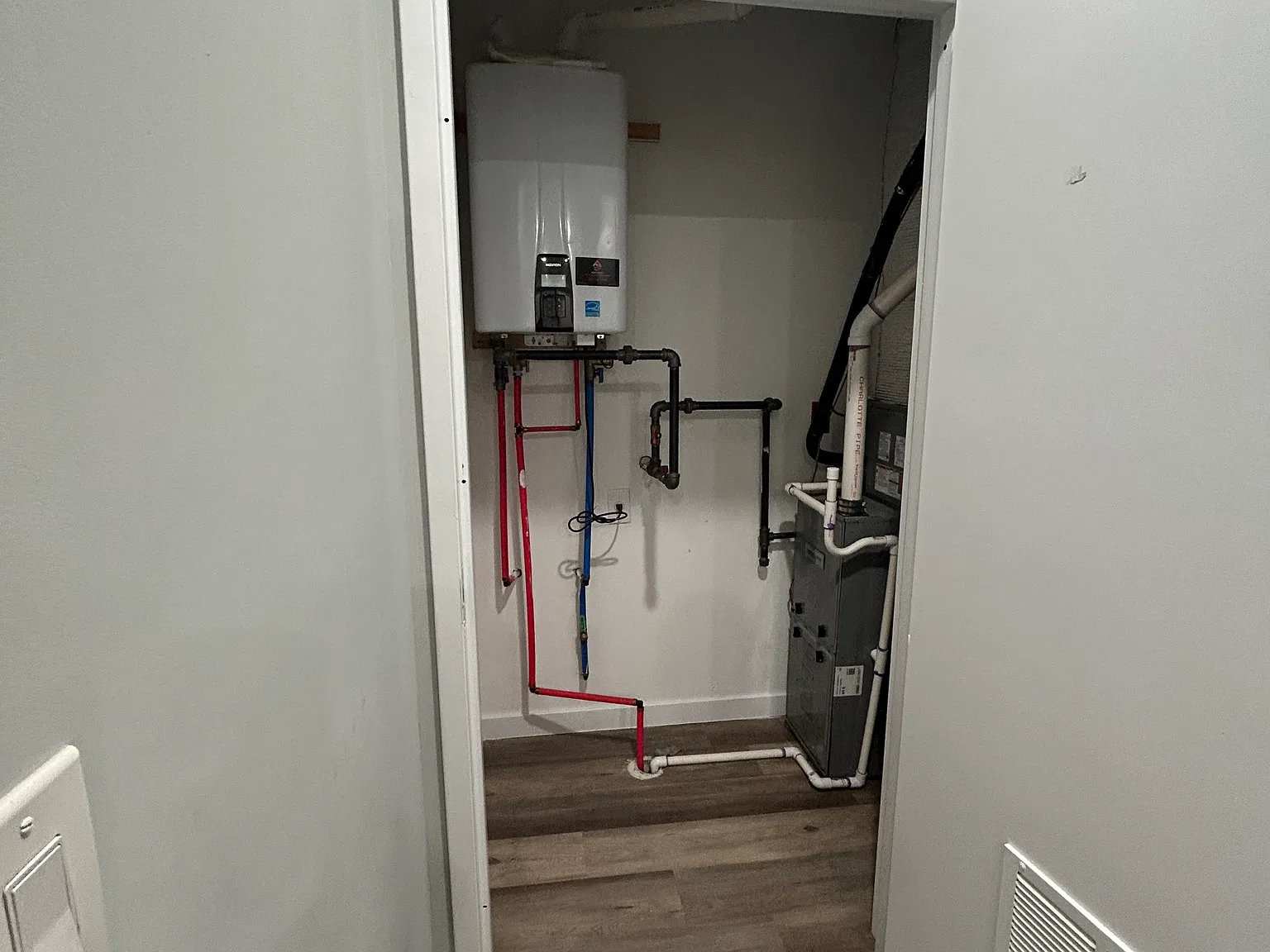 1 bed, $1,800 — Photo 4