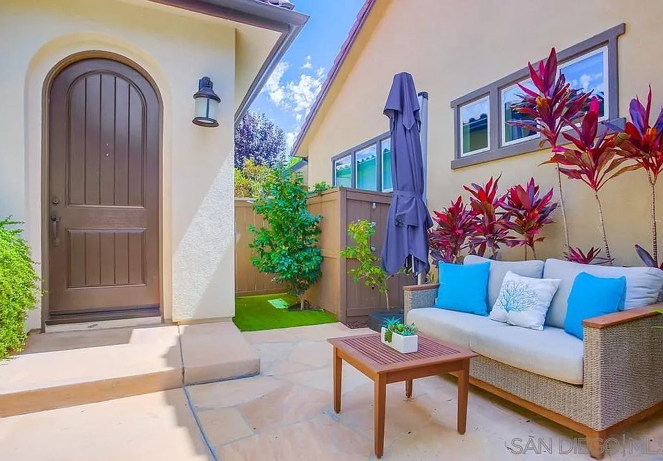1st image of 8153 Auberge Cir
