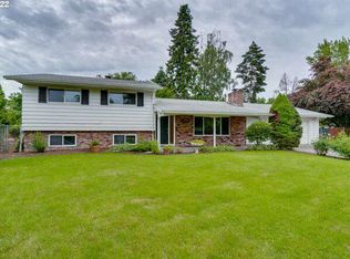 1324 NE Birchaire Ln, Hillsboro, OR 97124