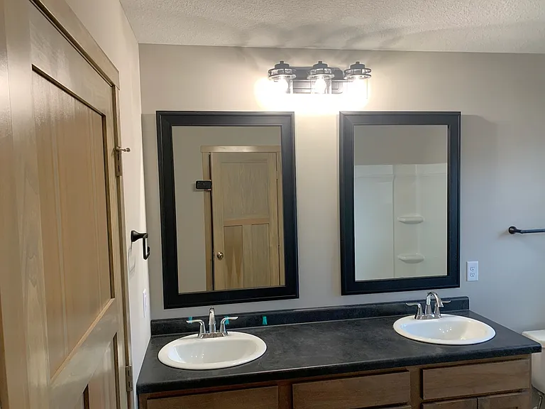 685 Heritage Ln — Photo 6