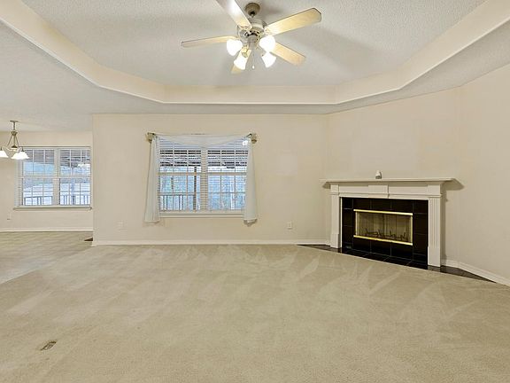 3rd image of 4700 Holly Heath Dr