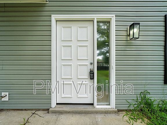 3rd image of 5081 Holly Farms Dr