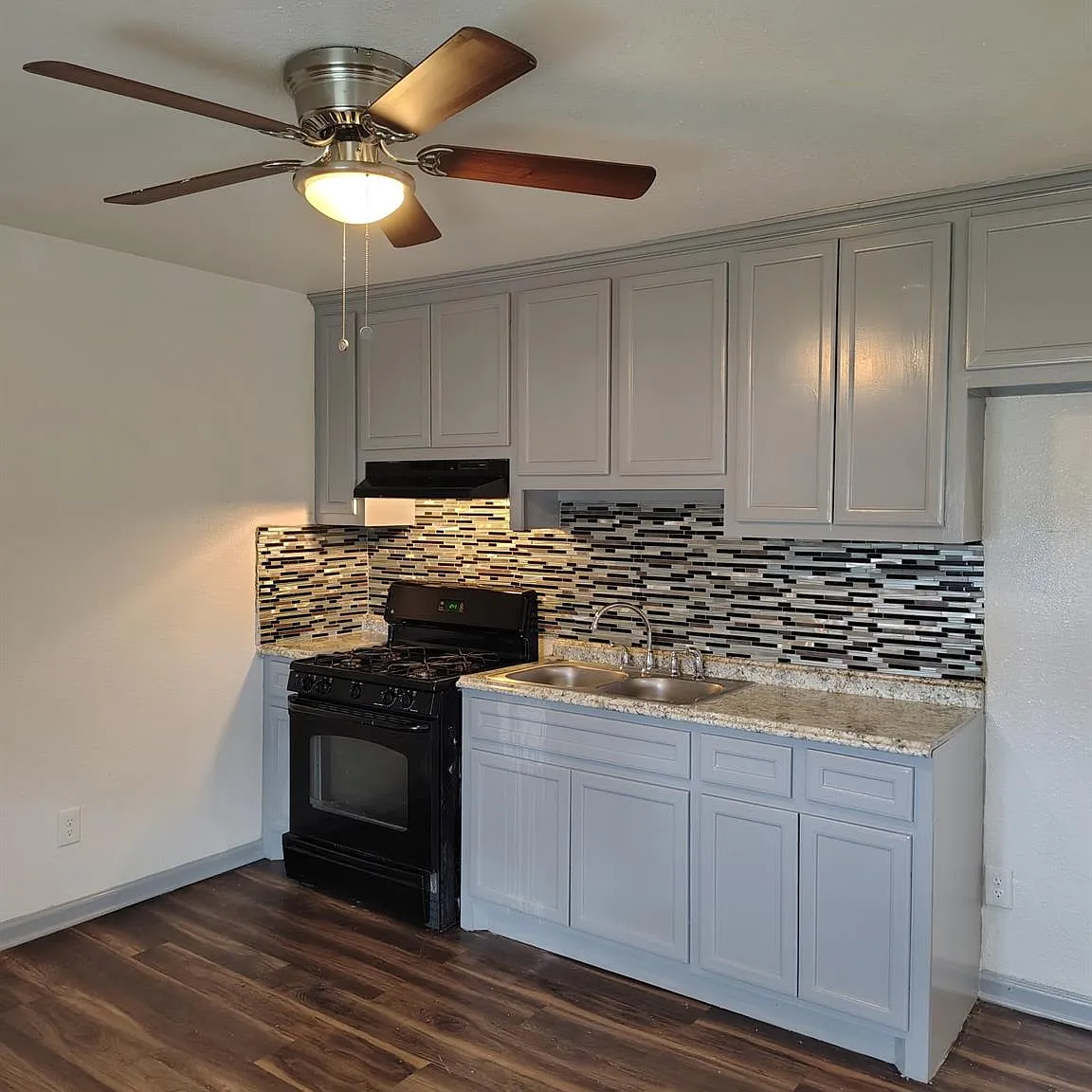 1 bed, 1.0 bath, 400 sqft, $600 — Photo 4