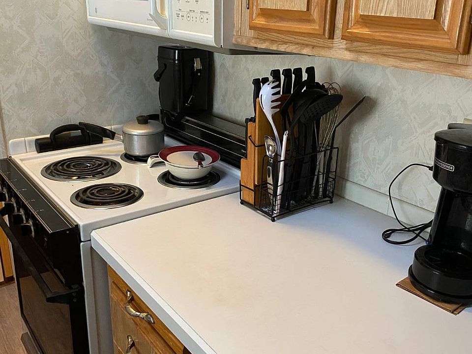 1st image of 1900 Grace Ave #2410