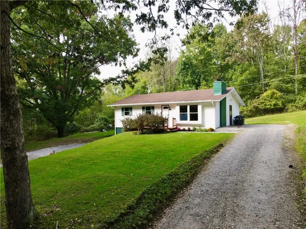 151 Spring Valley Rd, Evans City, PA 16033