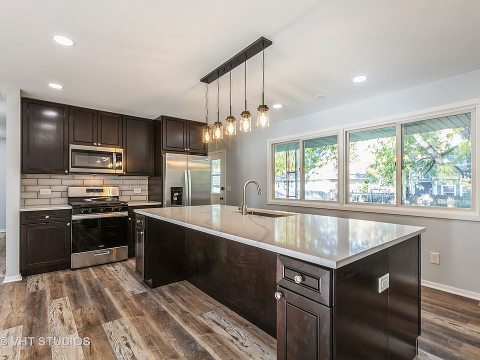 327 Boulder Hill Pass, Oswego, IL 60543 Zillow