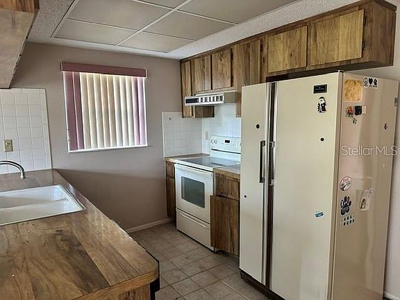 3rd image of 7812 ROYAL HART DRIVE
