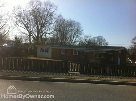 1st image of 107 King George Dr