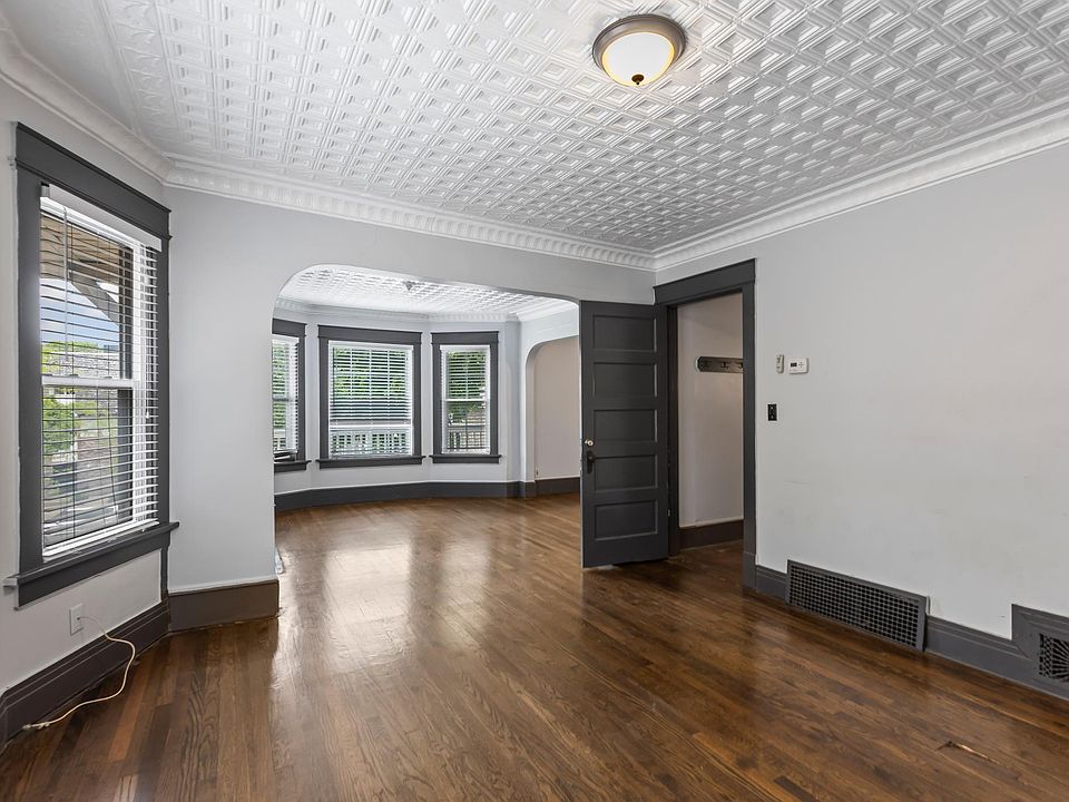 1st image of 2516 N Oakland Ave #2516