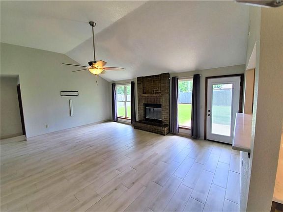 3rd image of 500 SW 151st St