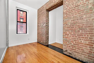 551 Hudson Street, #12