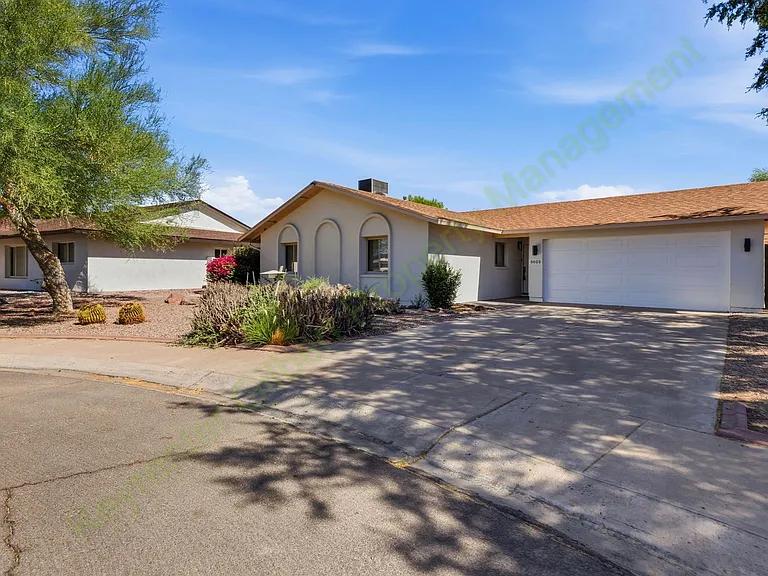 8608 E Whitton Ave — Photo 3