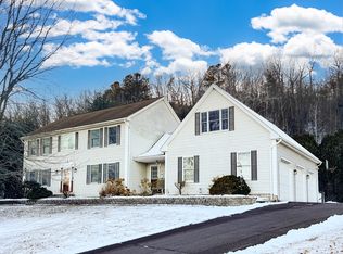 100 Pondview Ln, Bristol, CT 06010
