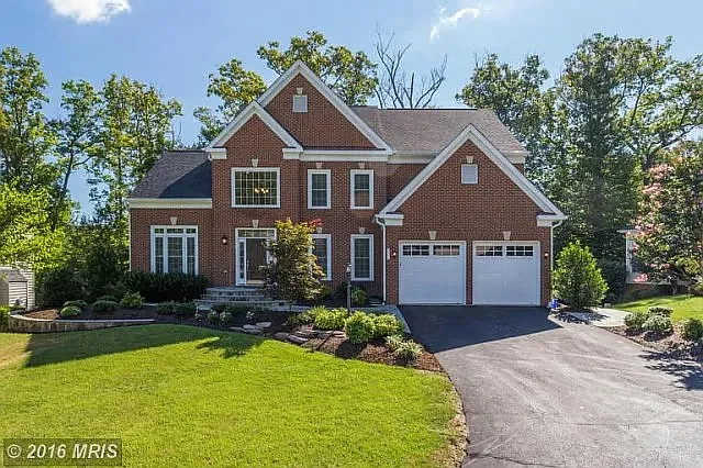 4 bed, 3.5 bath, 3326 sqft, $4,690 — Photo 1