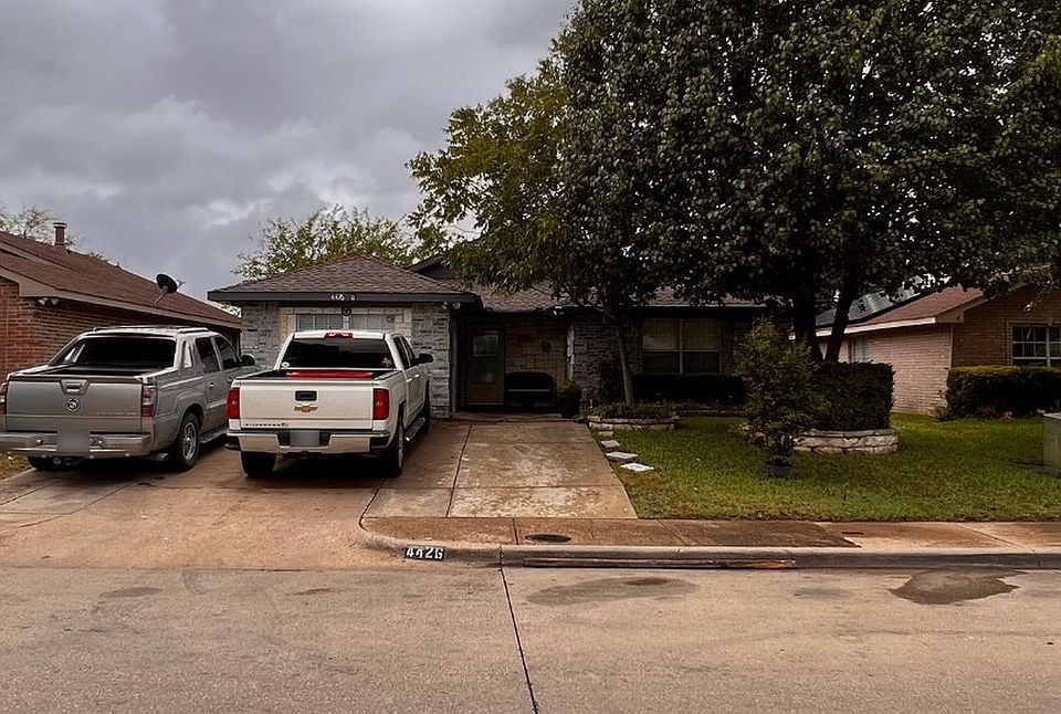 1st image of 4426 Falls Dr