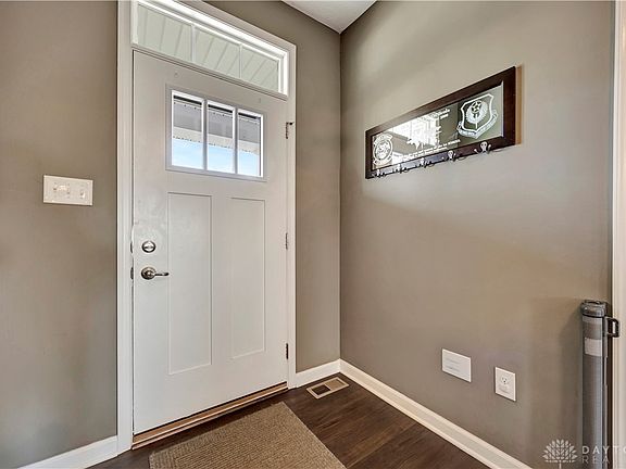 3rd image of 3732 Oak Creek Dr