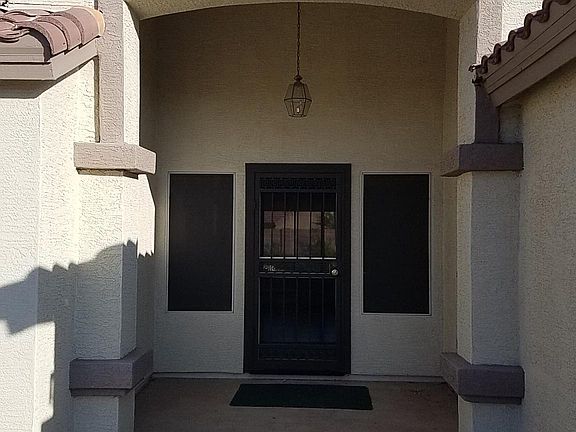 The elegant entryway says, "Welcome home!"