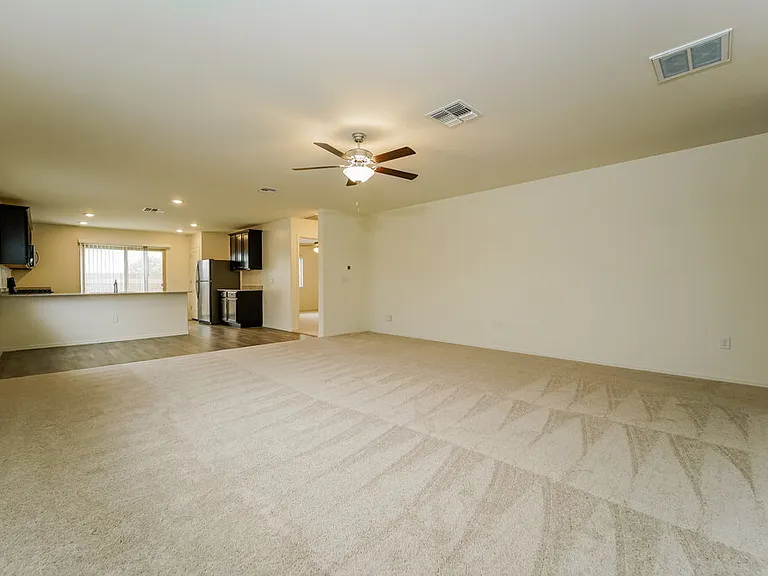 12946 N Ong Dr — Photo 5