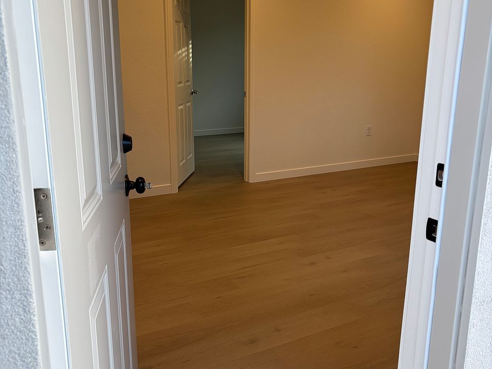 1st image of 6822 Larchmont Dr