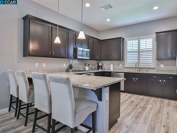 4th image of 189 Julia Island Cir