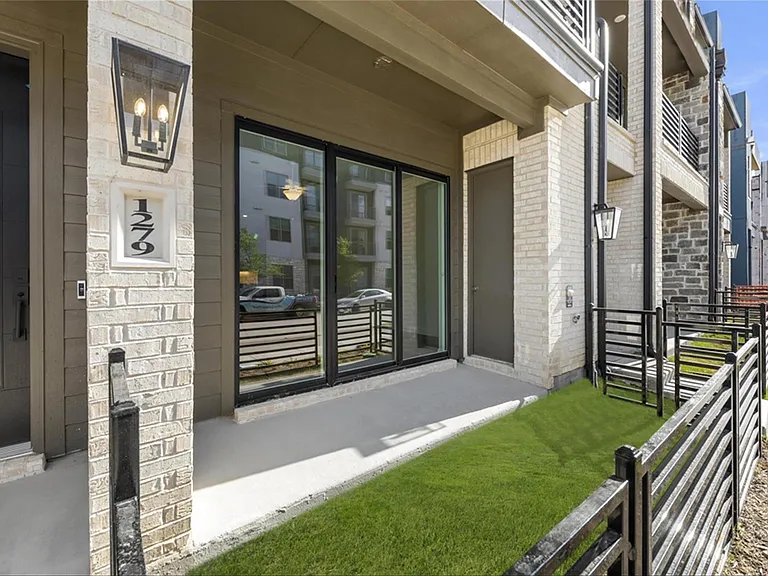 1279 Doris May Dr — Photo 17