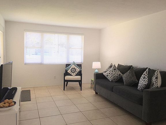 4th image of 21 Ocean Shore Dr