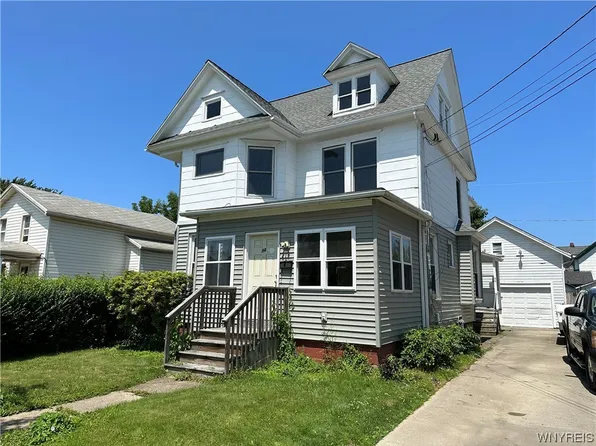 94 King St, Dunkirk, NY 14048