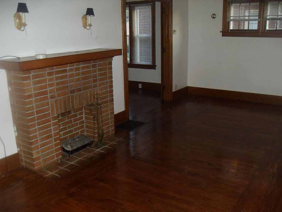2nd image of 119 N Wiley St