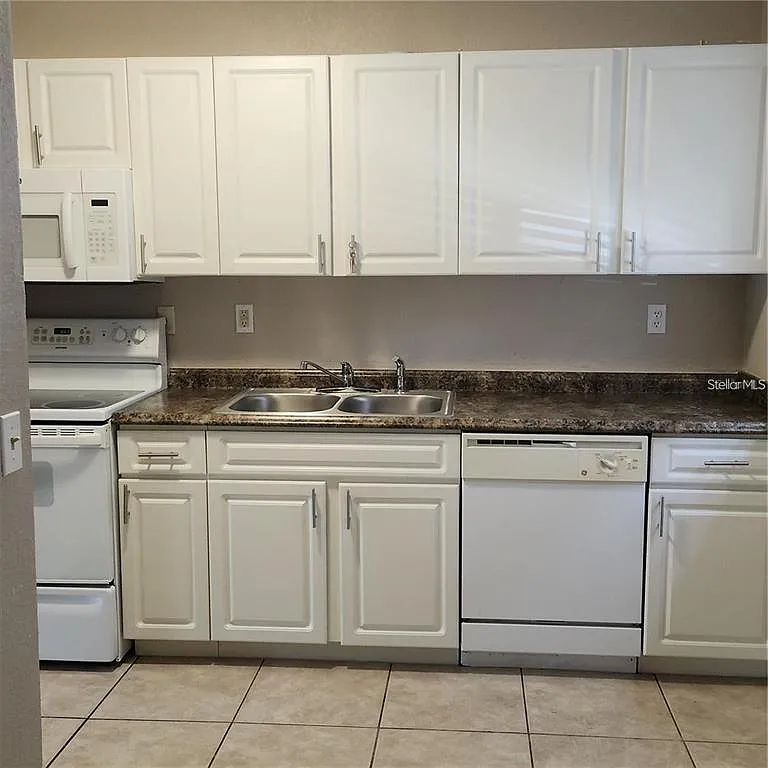 2 bed, 1.5 bath, 1032 sqft, $1,750 — Photo 3
