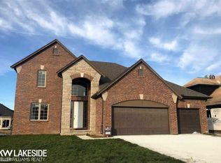 22025 Highlands Dr, Macomb, MI 48044