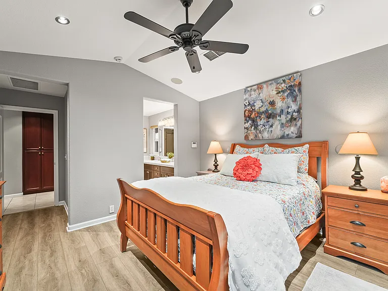 Montara Dr — Photo 13