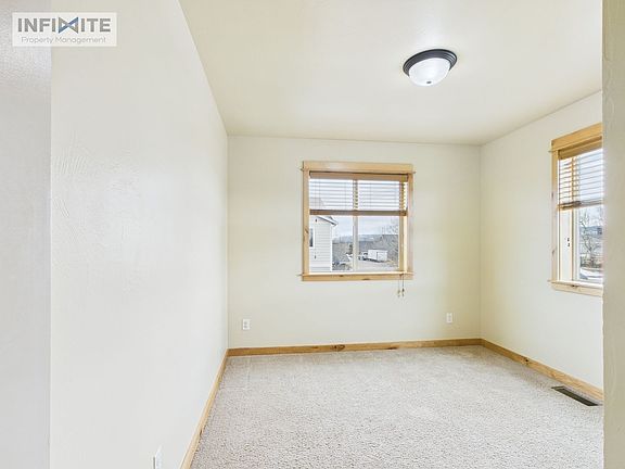 4th image of 23 Prairie Grass Ct APT A
