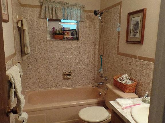 4th image of 1622 Cedarbrook St
