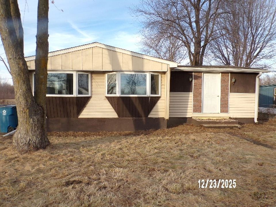 1st image of 16713 10th Ave N
