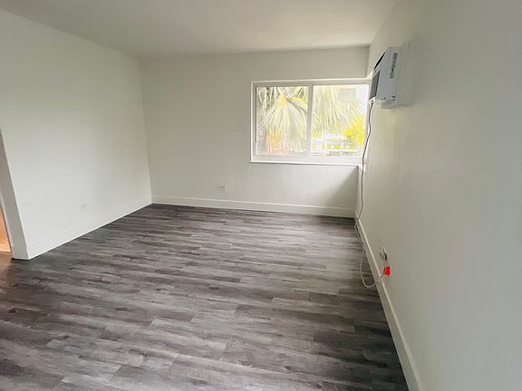 4th image of 2045 Calais Dr #8