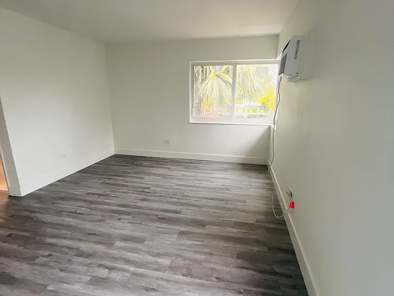 2045 Calais Dr #8 — Photo 4