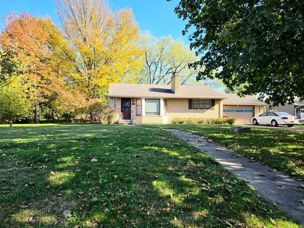 2010 Greenbrier St N, Maplewood, MN 55117