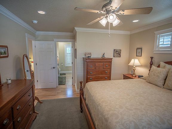 5th image of 6024 Coburg Ln