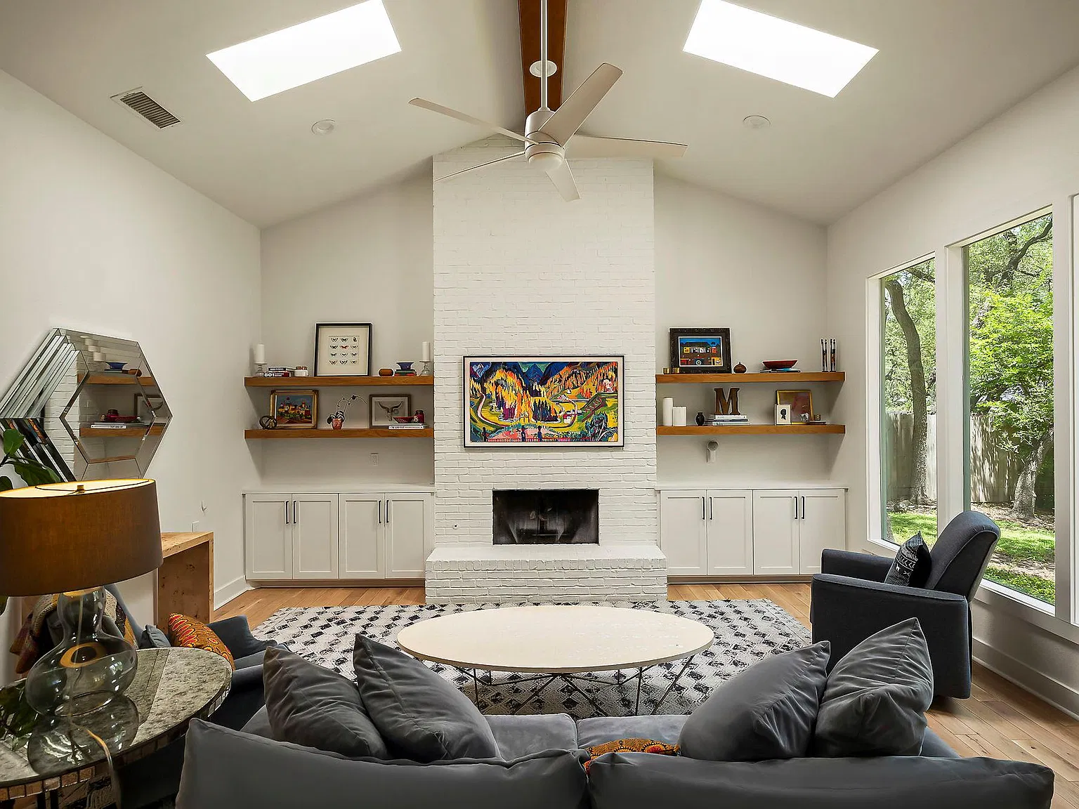 3 bed, 2.5 bath, 2136 sqft, $3,500 — Photo 4