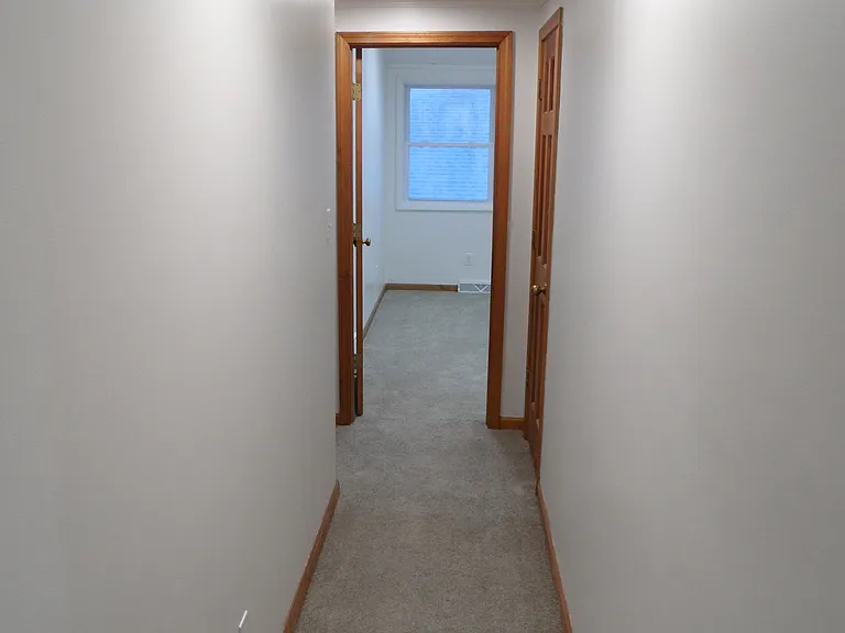 921 Onondaga St — Photo 31