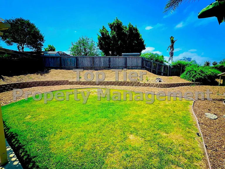 663 Cedar St — Photo 14