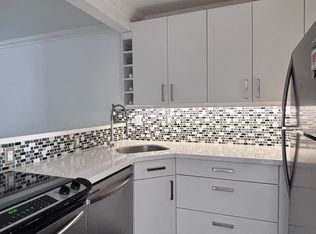 126 SW 17th Rd APT 305, Miami, FL 33129