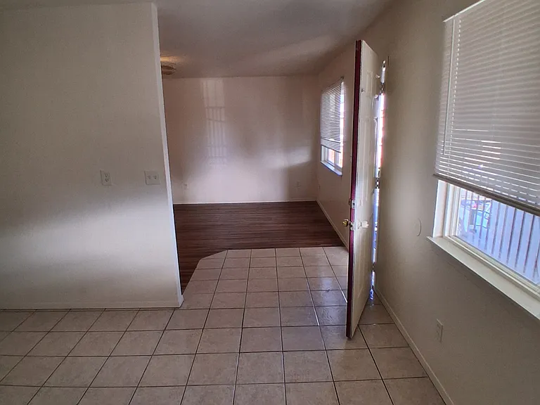 1956 Darrah St #10 — Photo 7