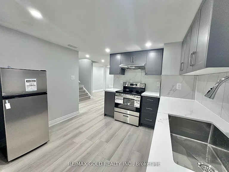 555 Settlers Rd W #BASEMENT — Photo 11