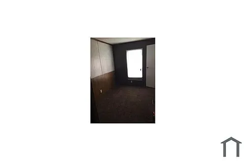 5044 Greenwood Rd Photo 1