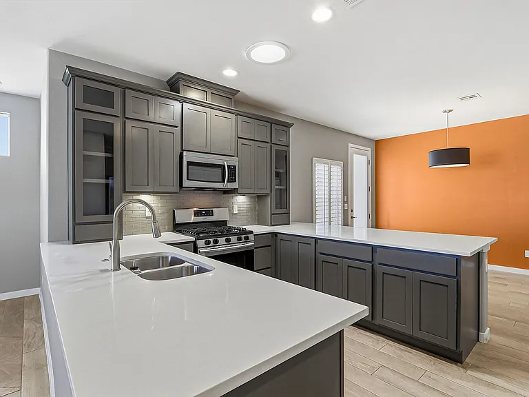 2025 William Caples St — Photo 5