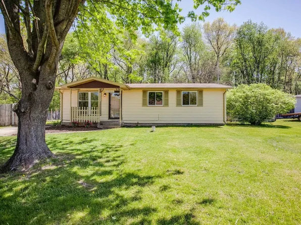 56390 Eastlea Dr, South Bend, IN 46619